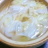 白だし和風☆ネギ入り土鍋スープ餃子【冷え性改善】